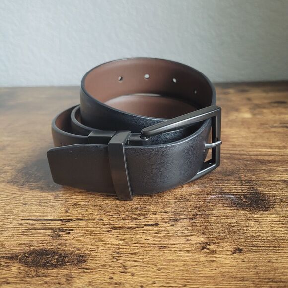 Nike Mens Size Small Golf Belt Synthetic Leather Black/Brown PS5035002ABS Euc - Picture 1 of 5